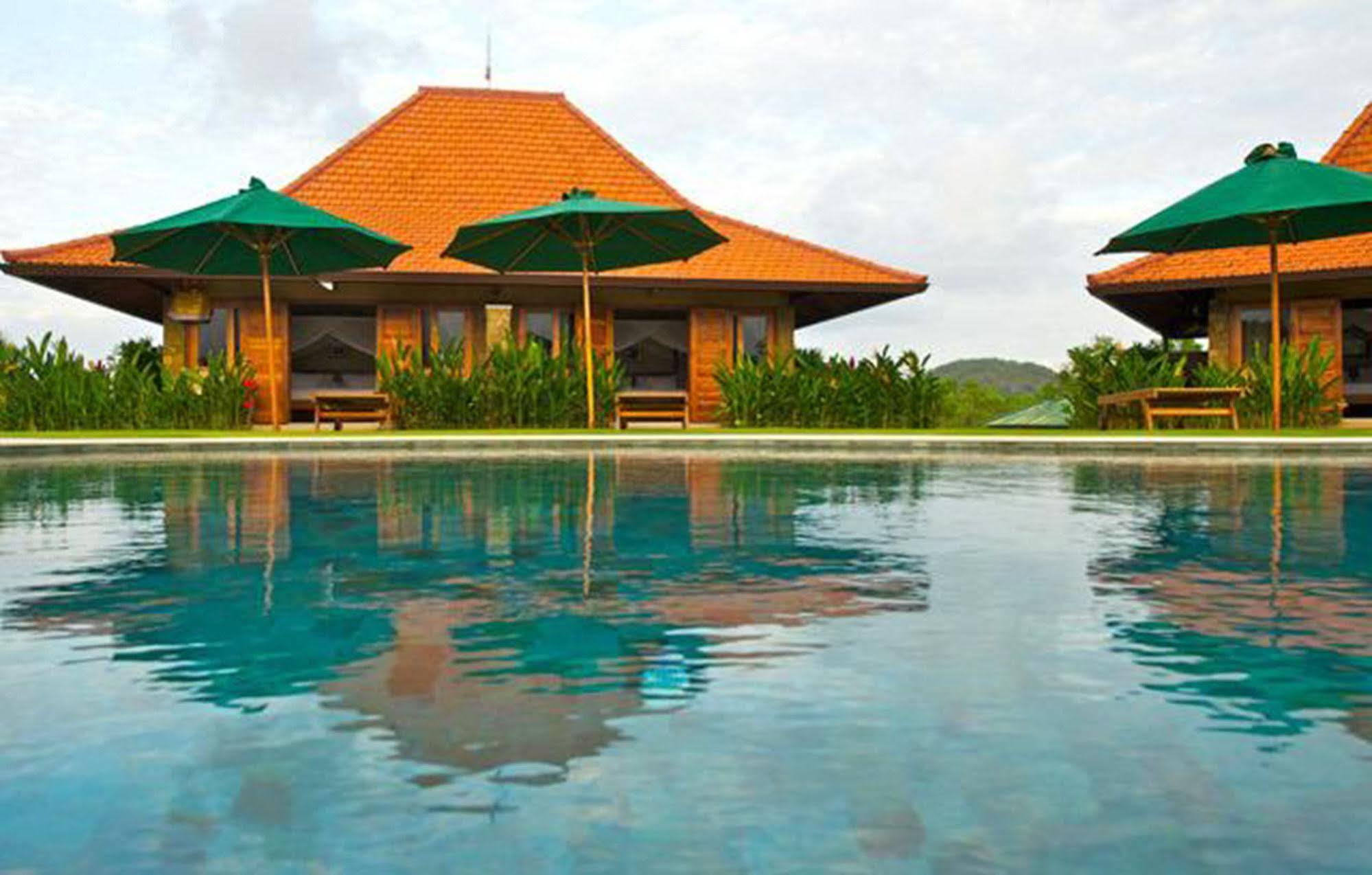 Three Monkeys Villas Pecatu Εξωτερικό φωτογραφία